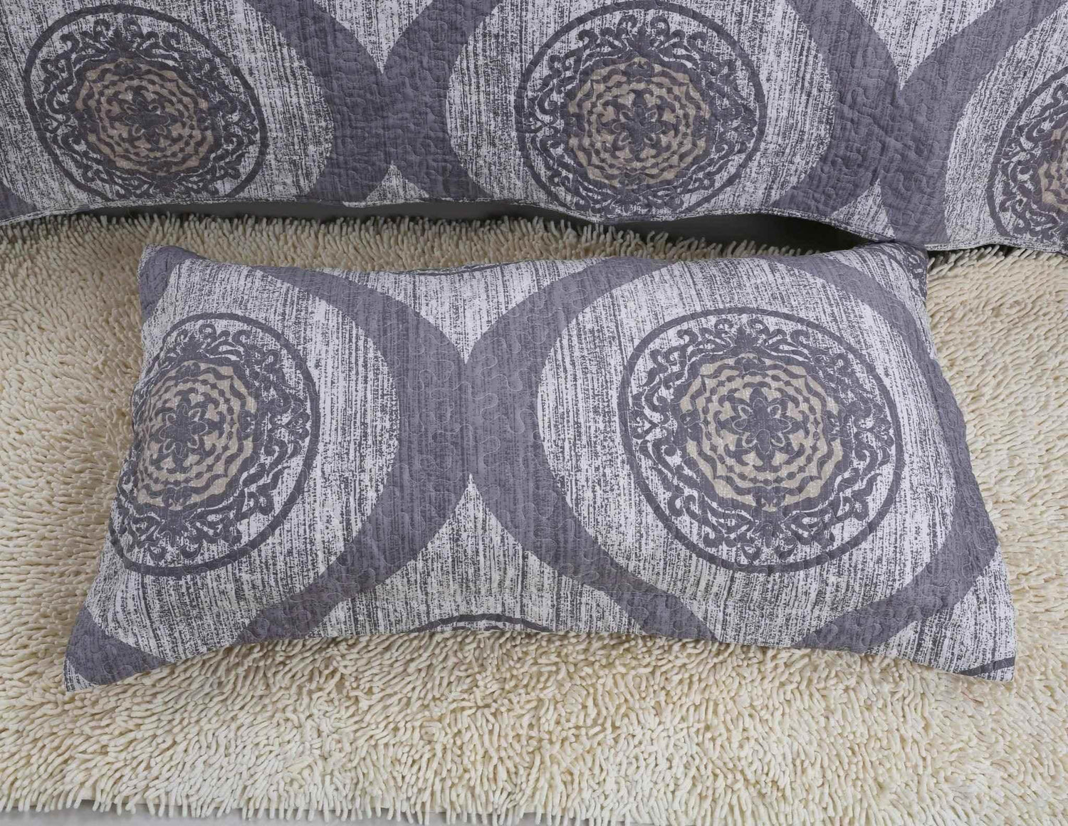 DaDa Bedding Rustic Grey Mosaic Distressed Medallion Reversible Quilted Bedspread Set (SD16299) - GiFTiFY