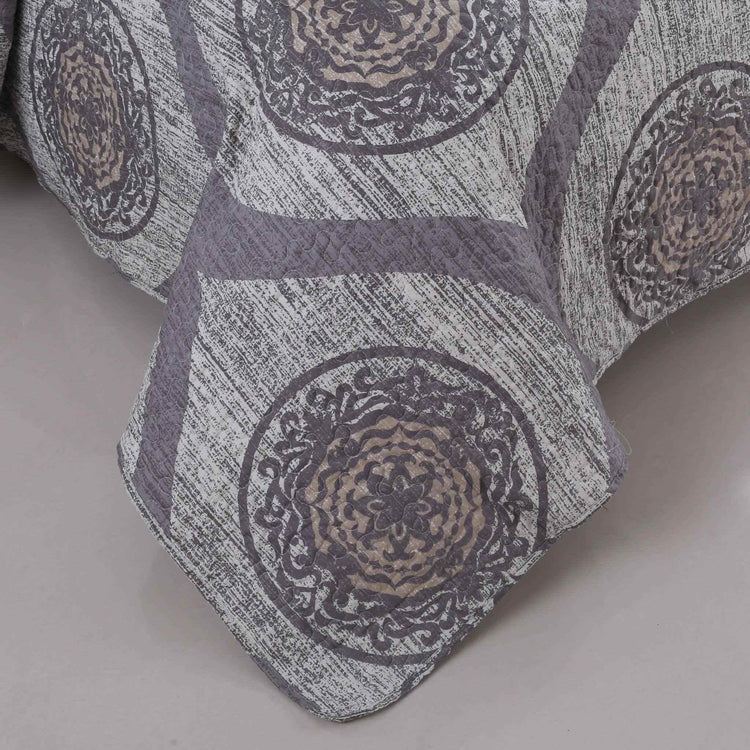 DaDa Bedding Rustic Grey Mosaic Distressed Medallion Reversible Quilted Bedspread Set (SD16299) - GiFTiFY