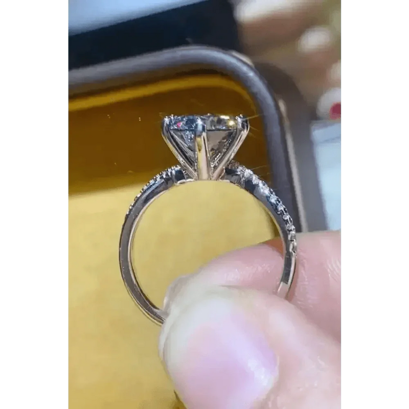 Diamond Twisted Band Ring Turn Heads 2 Carat Moissanite Ring Jewlery by Trendsi