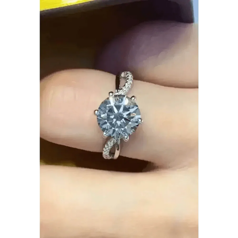 Diamond Twisted Band Ring Turn Heads 2 Carat Moissanite Ring Jewlery by Trendsi