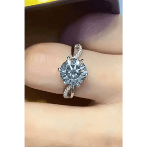 Diamond Twisted Band Ring Turn Heads - GiFTiFY