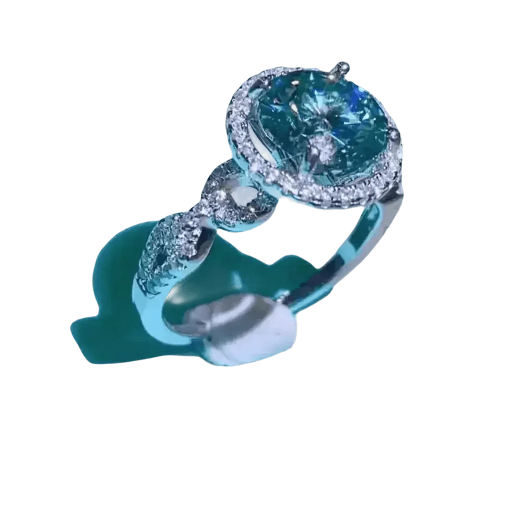 Emerald Green Moissanite Ring - GiFTiFY