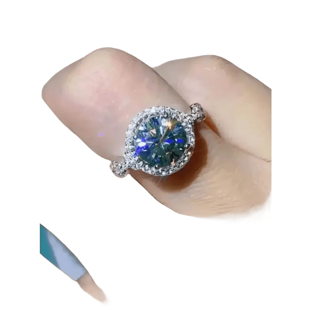 Emerald Green Moissanite Ring - GiFTiFY