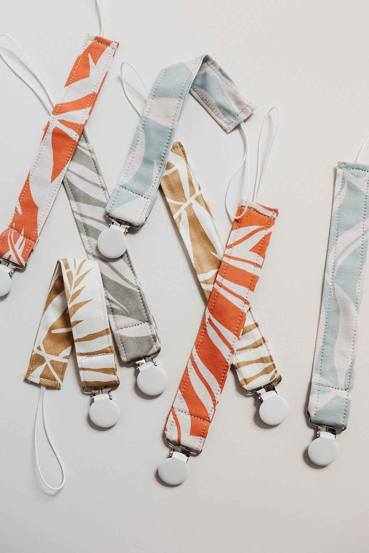 Gold Palm Pacifier Clip - GiFTiFY