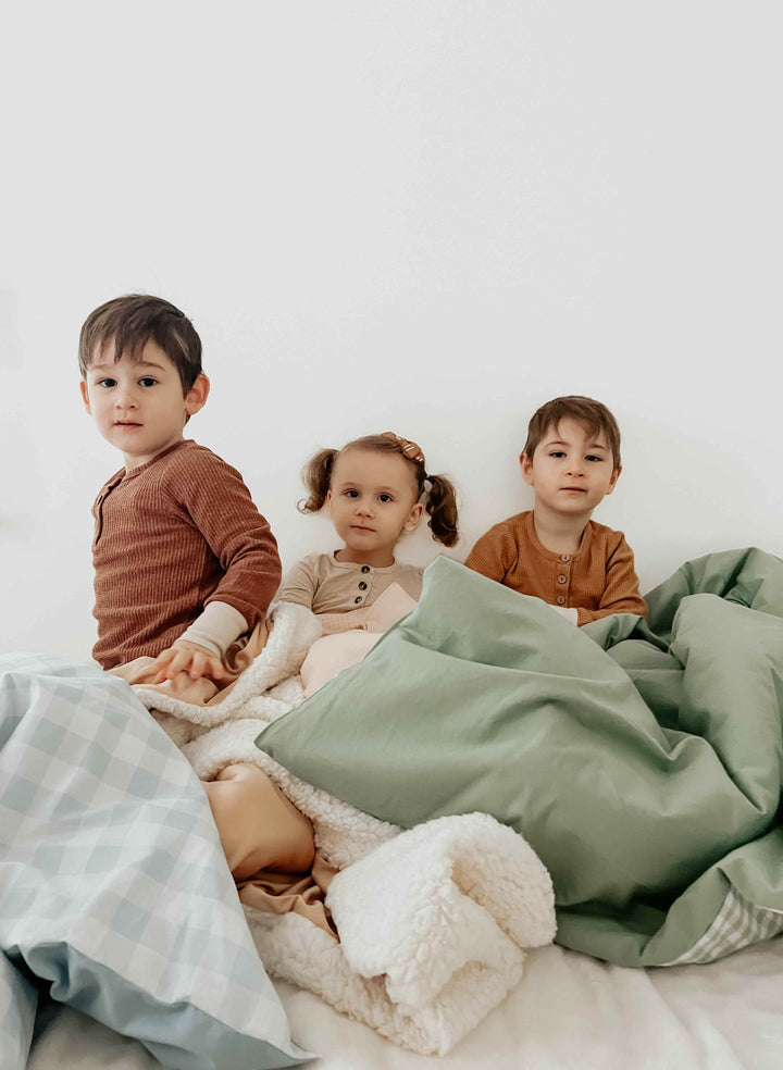 Chestnut Gingham Quilted Blanket - GiFTiFY