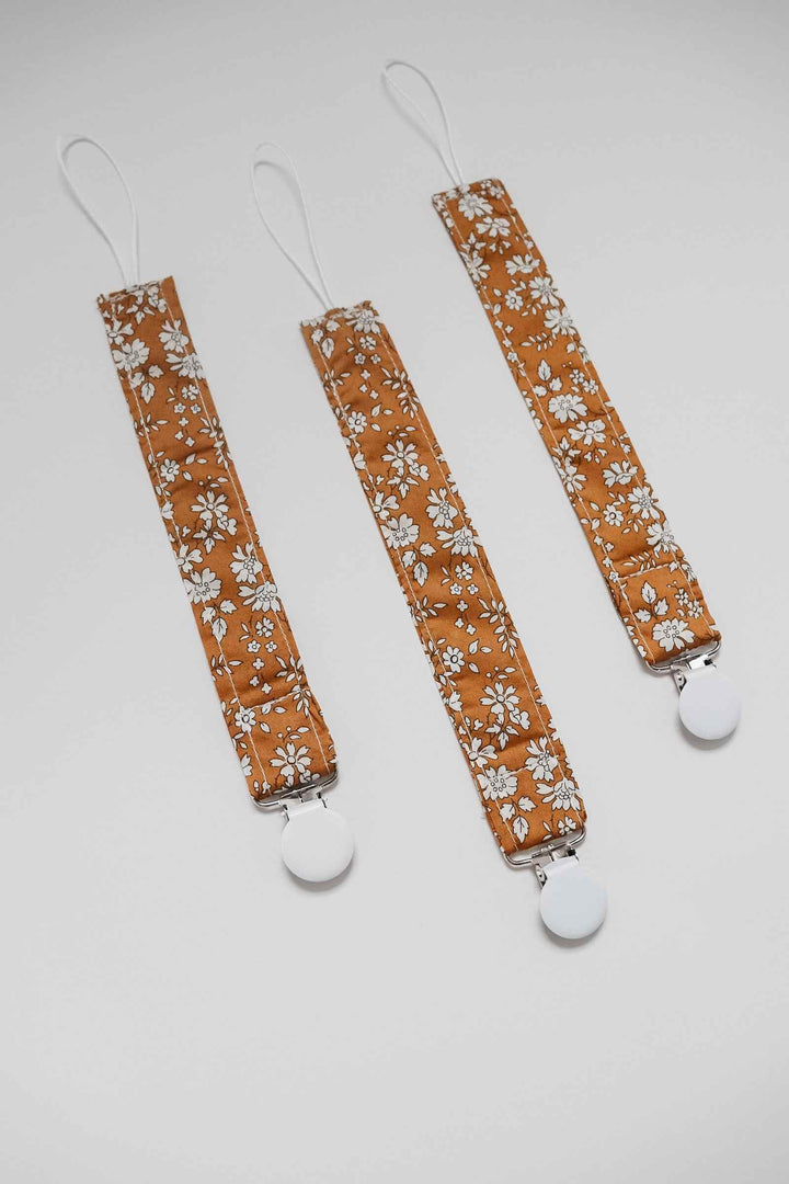 Buttercup Pacifier Clip - GiFTiFY