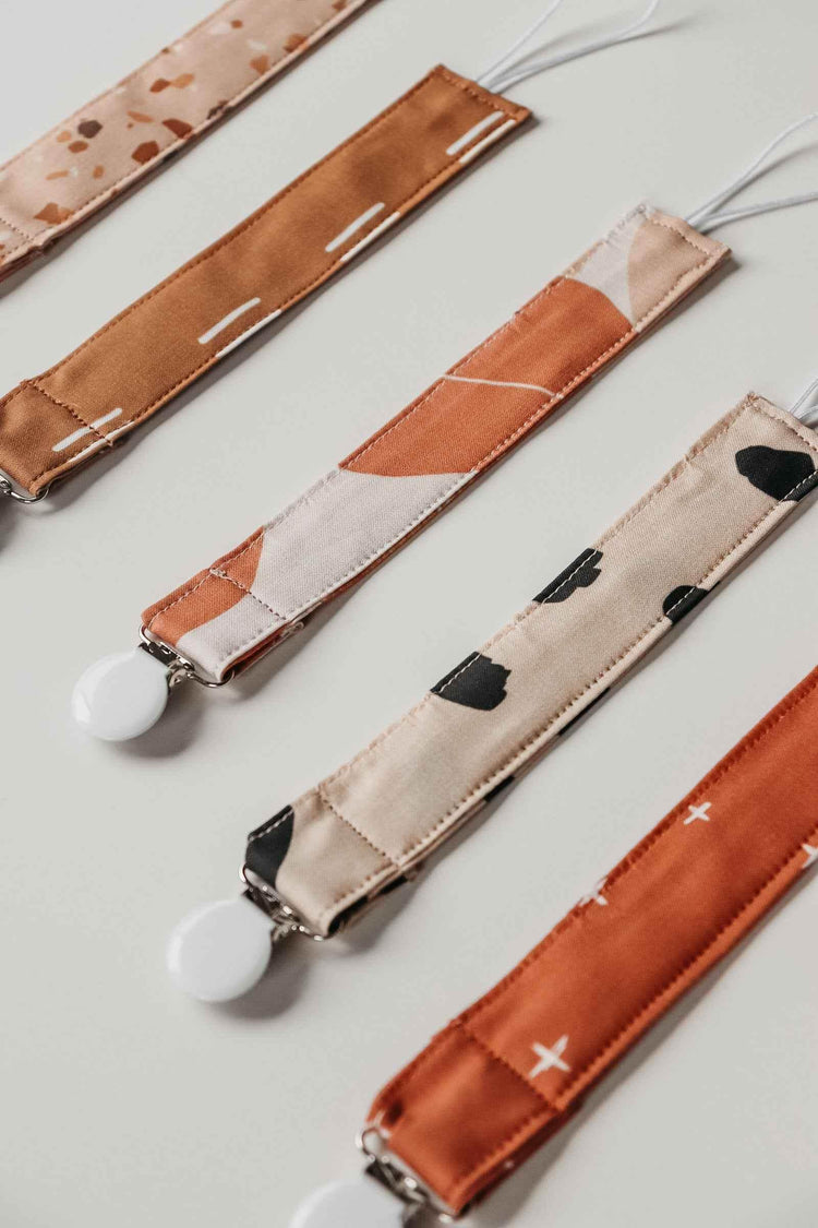 Clay Pacifier Clip - GiFTiFY