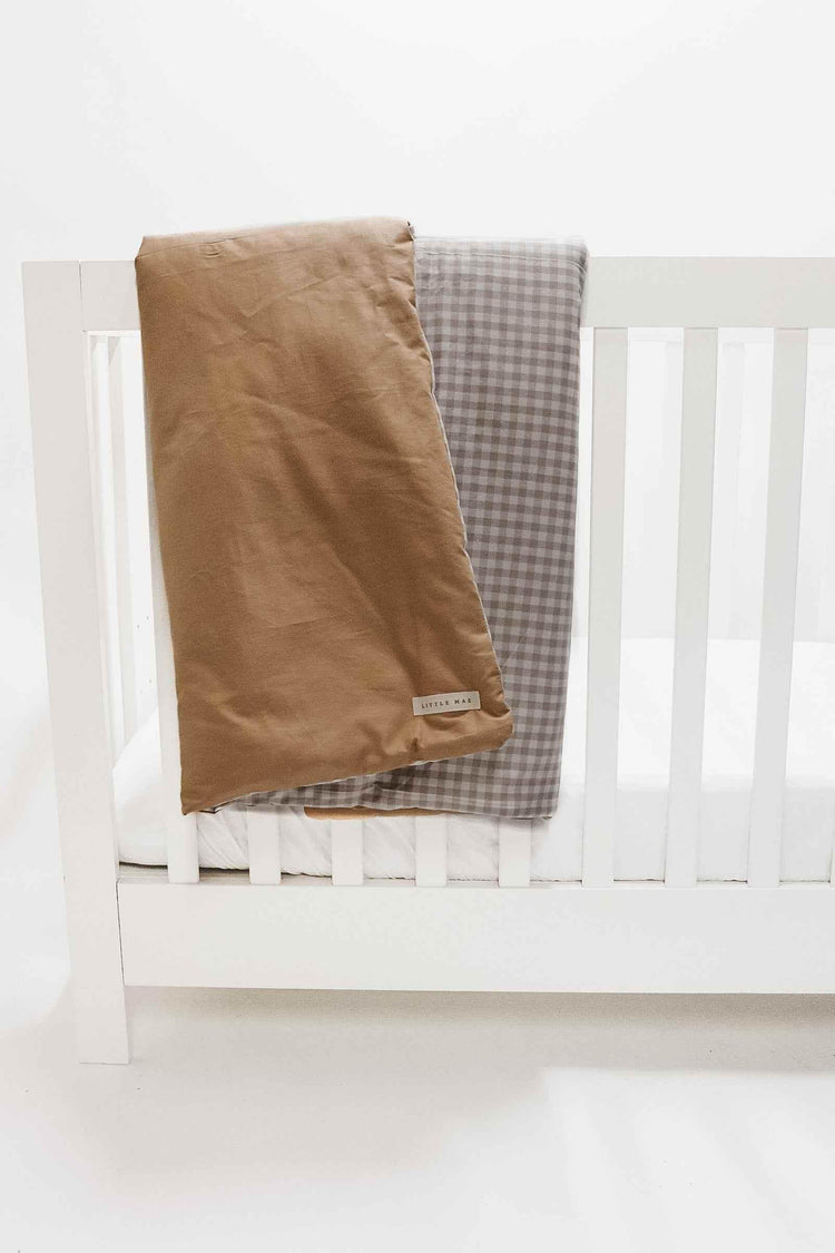 Chestnut Gingham Quilted Blanket - GiFTiFY