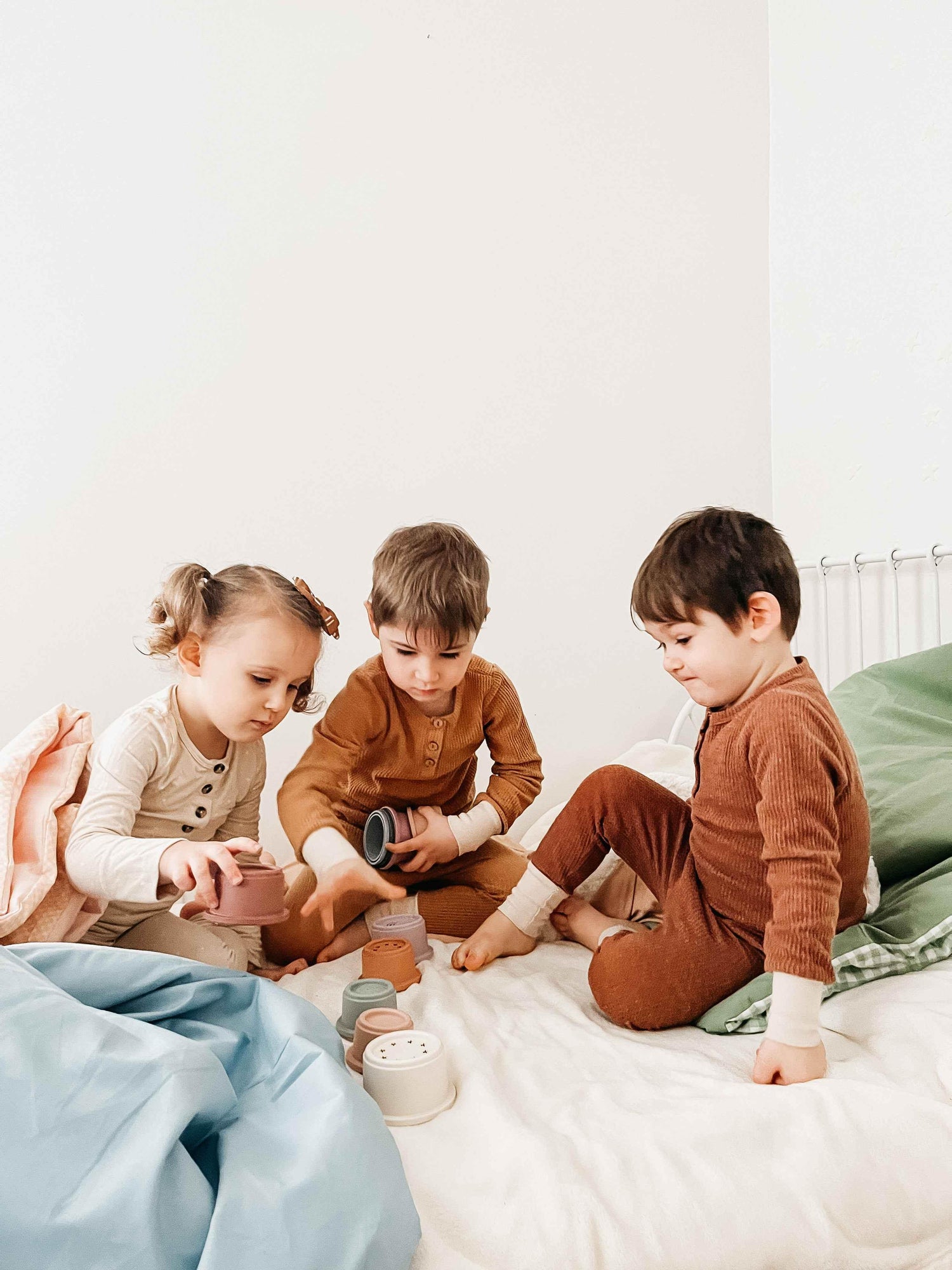 Chestnut Gingham Quilted Blanket - GiFTiFY