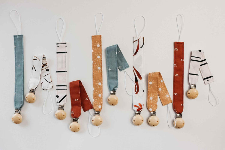 Twinkle Pacifier Clip - GiFTiFY