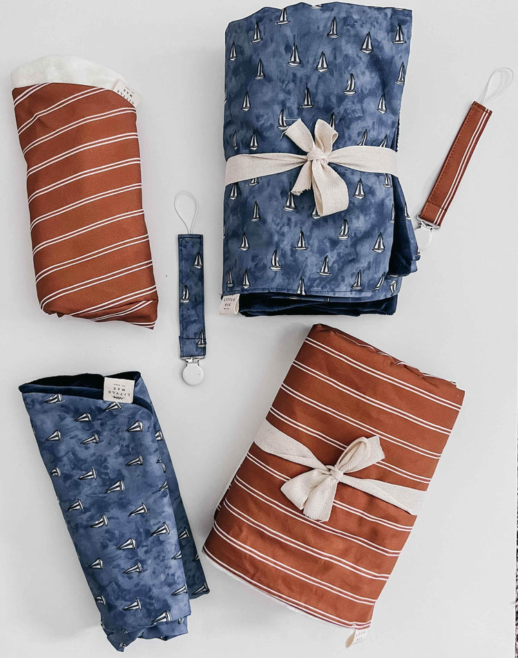 Sandstone Pacifier Clip - GiFTiFY