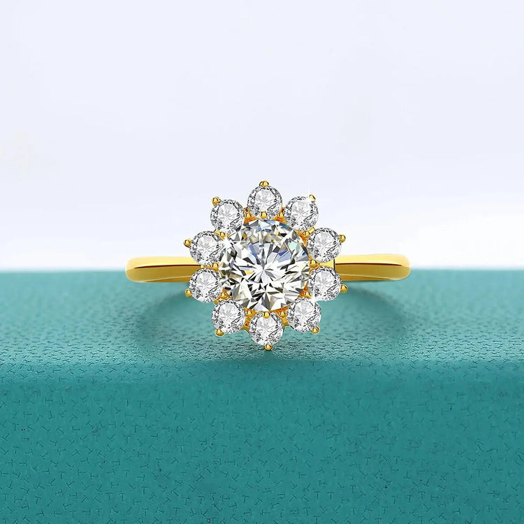 14K Gold Moissanite Flower Ring - GiFTiFY