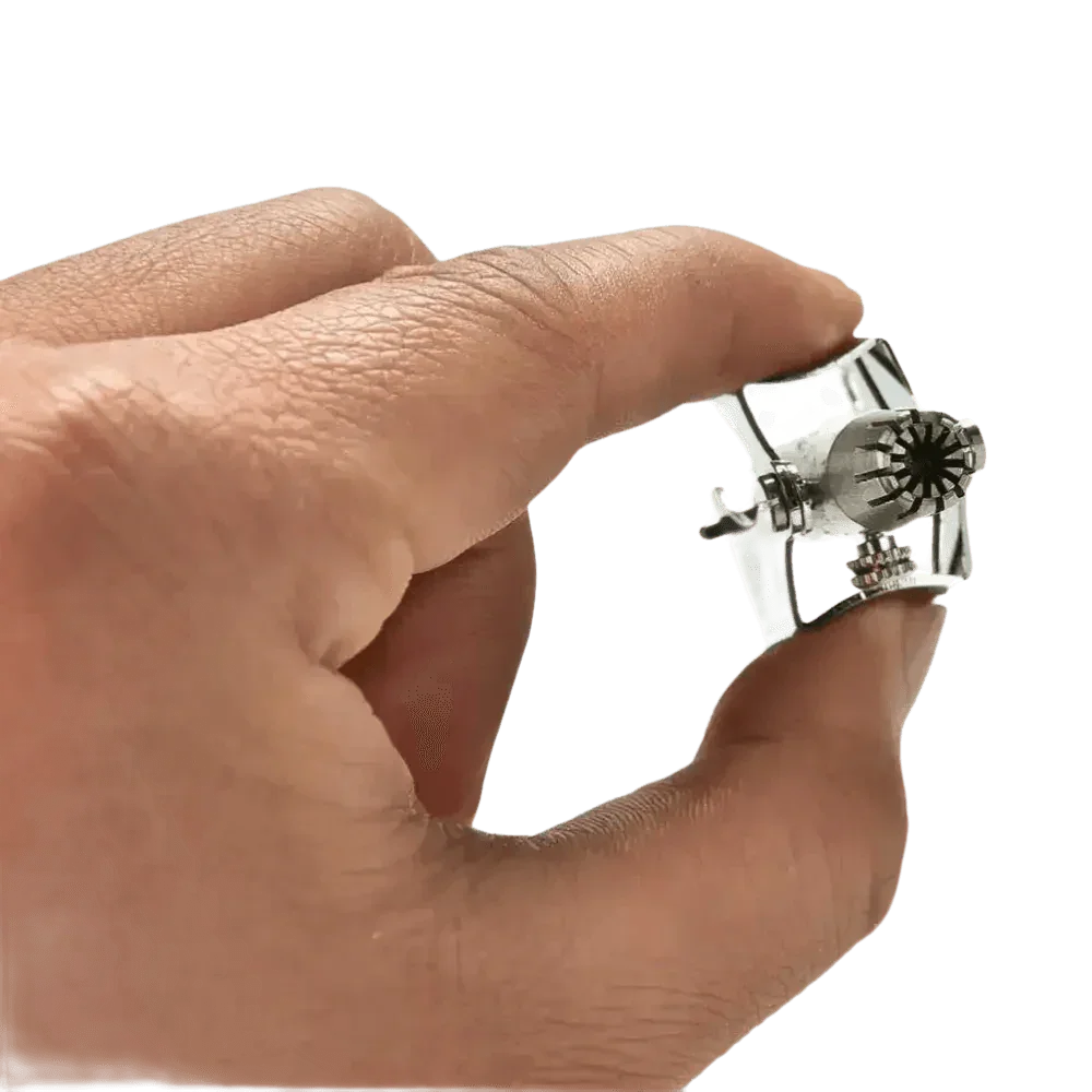 Manual Stainless Steel Nose Hair Trimmer - GiFTiFY