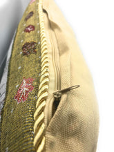 DaDa Bedding Set of 2-Pieces Festive Holiday Fiesta Floral Botanical Tapestry Throw Pillow Covers w/ Inserts - 18" x 18"