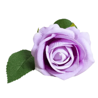 Rose rosse in vaso, bellissimi fiori artificiali di seta