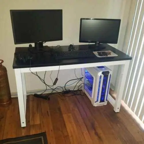 Stylish Computer Desk for Home & Gaming Use Stylish Computer Desk by Zopi